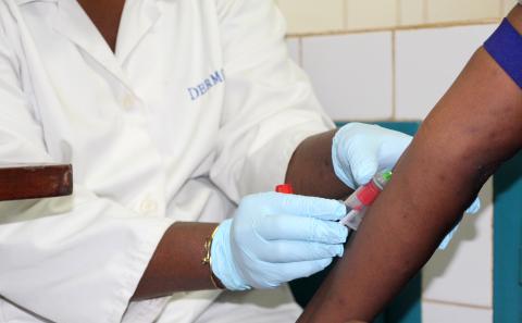Traitements du VIH en Afrique : l&rsquo;importance des essais cliniques prolongés sur le terrain