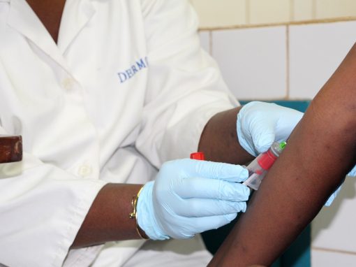 Traitements du VIH en Afrique : l&rsquo;importance des essais cliniques prolongés sur le terrain