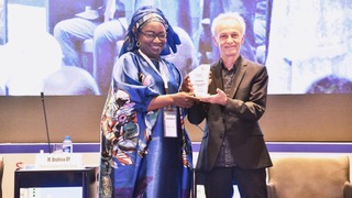 Une distinction remise à Bernard Taverne